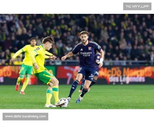 里昂vs南特:恩德里克恶意犯规染红,VAR介入改判直红